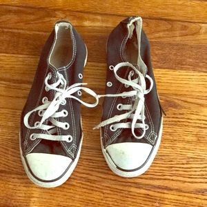 Black converse low-tops size 6mens/size 8 women's